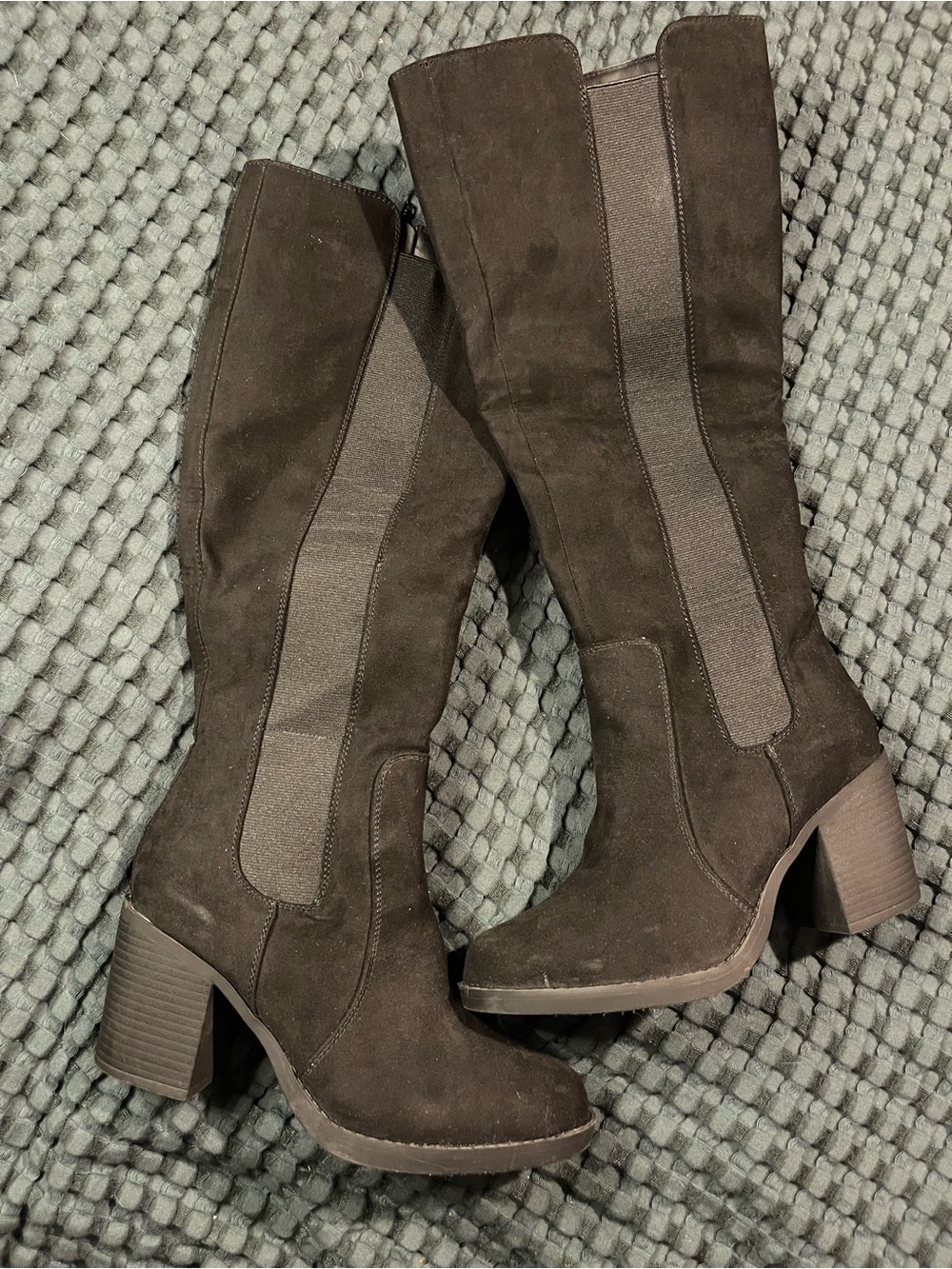 Women's Black Suede Knee-High Block Heel Boots